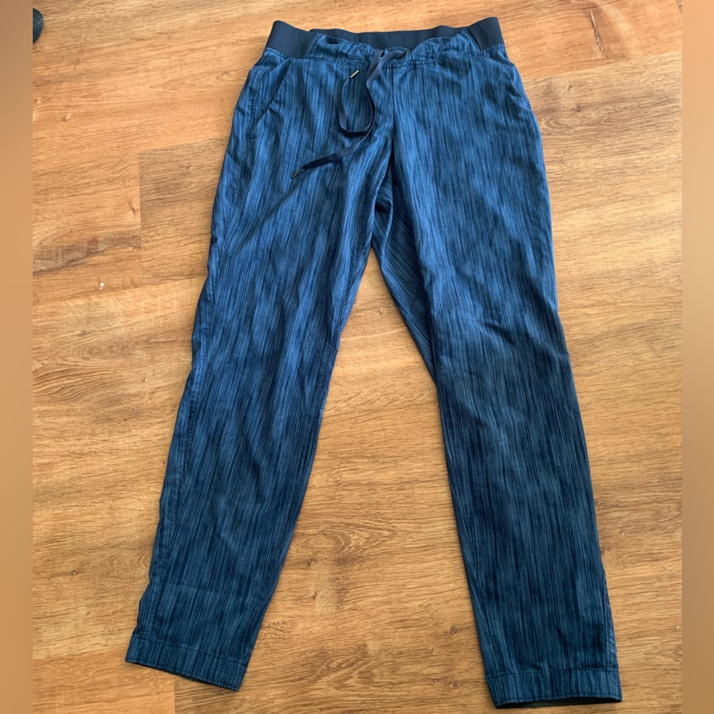 Athleta, size 2